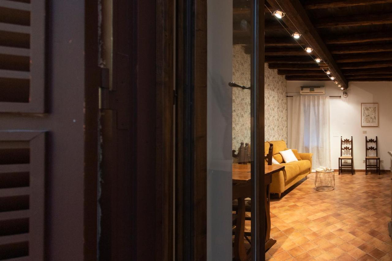 Theatrum Domus Pompei Apartment Rome Bagian luar foto